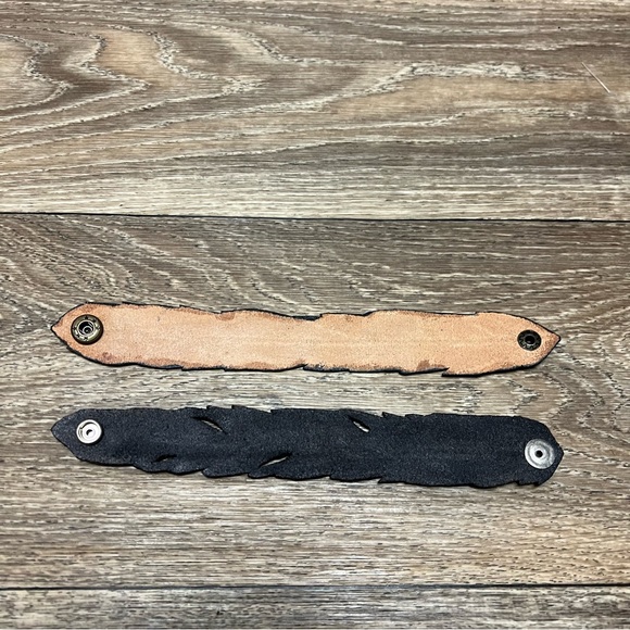 Handmade Leather Feather Bracelet. - Picture 5 of 5